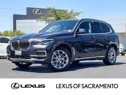 Used 2023 BMW X5 xDrive40i w/ Parking Assistance Package AWD/4WD image 1