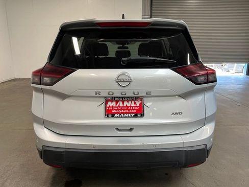 Used 2024 Nissan Rogue S AWD/4WD image 4