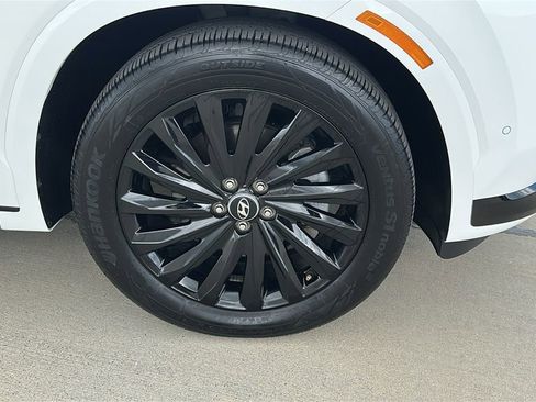 Used 2025 Hyundai Palisade Calligraphy image 16