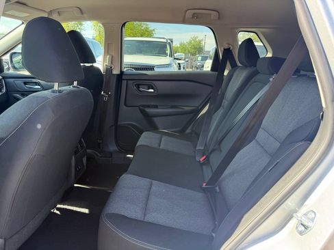 Certified 2025 Nissan Rogue SV FWD image 8