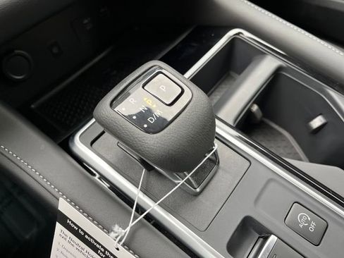 New 2025 Nissan Pathfinder SL w/ Black Appearance Package image 20