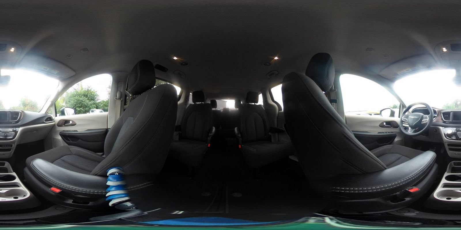 Used 2024 Chrysler Voyager LX FWD image 44