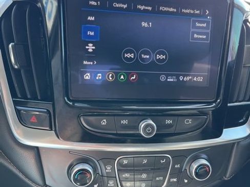 Used 2021 Chevrolet Traverse LT w/ LT Premium Package AWD/4WD image 46