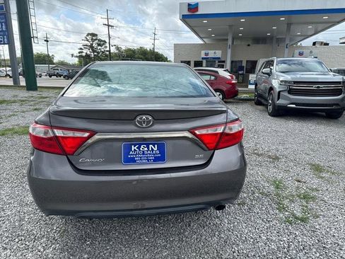 Used 2016 Toyota Camry SE FWD image 3