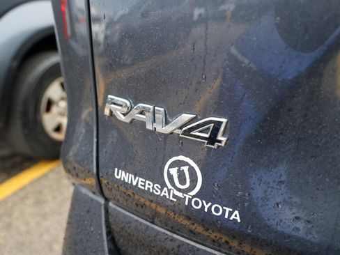Used 2022 Toyota RAV4 XLE Premium AWD/4WD image 12