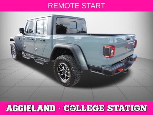 Used 2025 Jeep Gladiator Rubicon w/ Convenience Group AWD/4WD image 6