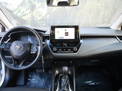 Certified 2025 Toyota Corolla LE FWD image 18