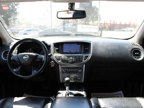Used 2019 Nissan Pathfinder SL image 25