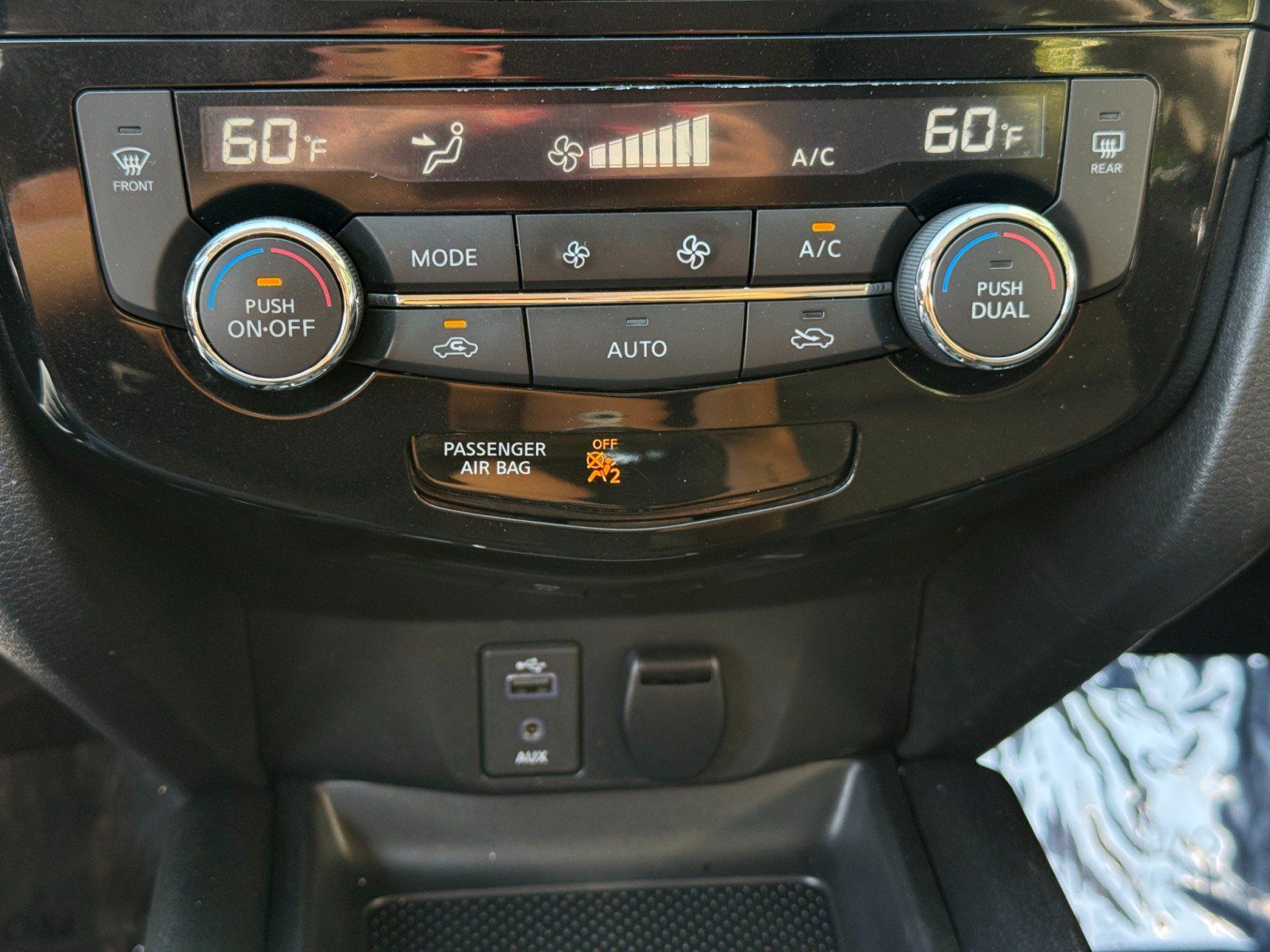 Used 2017 Nissan Rogue SV FWD image 24