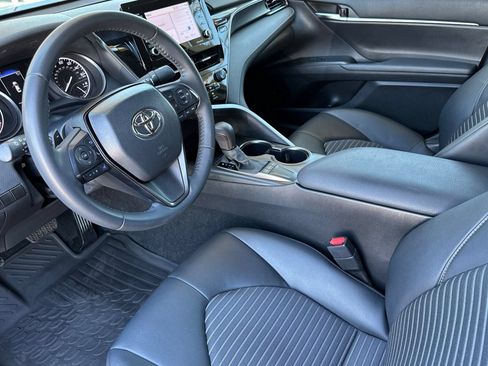 Used 2024 Toyota Camry SE FWD image 11