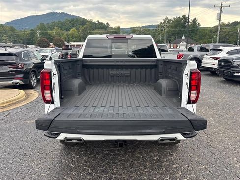Used 2024 GMC Sierra 1500 Elevation w/ Preferred Package AWD/4WD image 7
