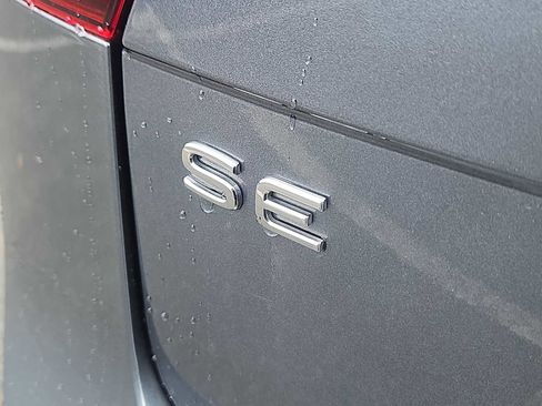 Used 2024 Volkswagen Tiguan SE R-Line AWD/4WD image 12