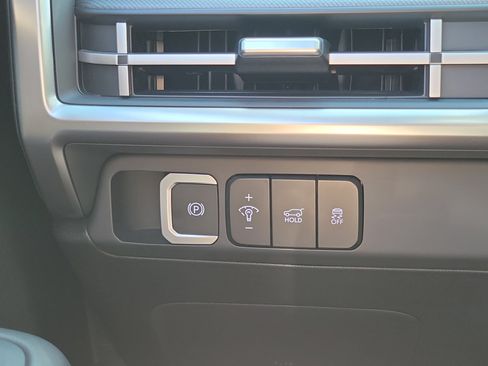 Used 2024 Hyundai Santa Fe SEL FWD image 12