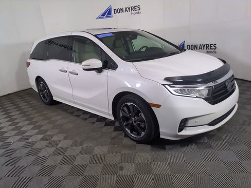 Used 2024 Honda Odyssey Elite image 11