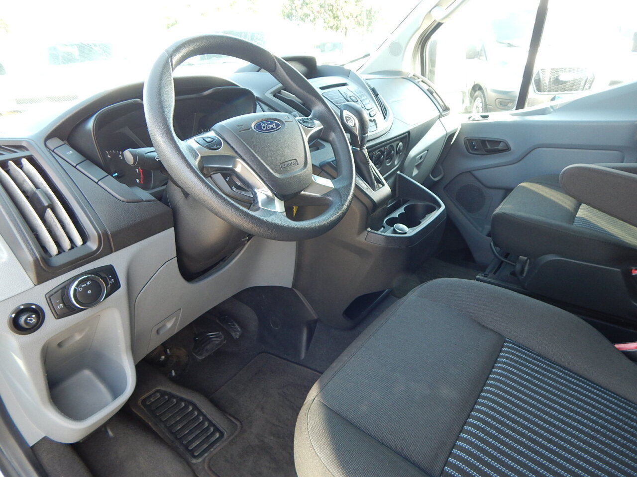 Used 2018 Ford Transit 350 XL RWD image 2