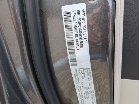 Certified 2023 Chrysler Pacifica Limited image 35