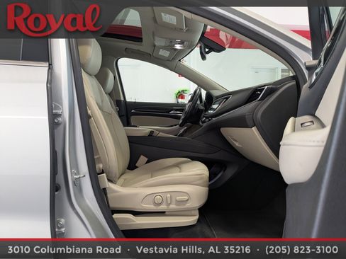 Used 2018 Buick Enclave Essence FWD image 8