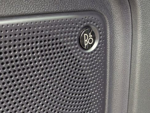 Used 2024 Ford Escape SE w/ PHEV Premium Package image 12