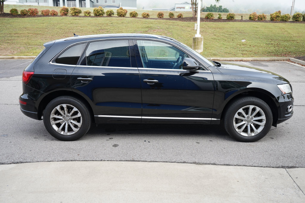 Used 2015 Audi Q5 2.0T Premium Plus w/ Technology Package AWD/4WD image 12