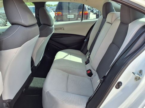 Used 2022 Toyota Corolla LE image 17