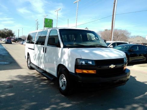 Used 2023 Chevrolet Express 3500 LS image 3