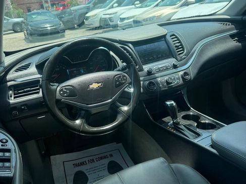 Used 2018 Chevrolet Impala LT FWD image 13