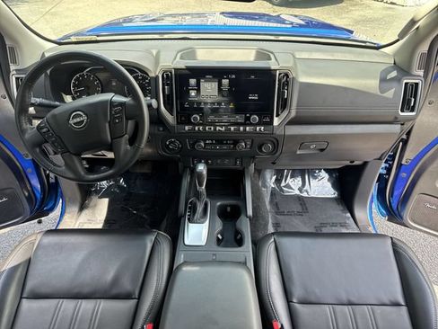 Used 2025 Nissan Frontier SL AWD/4WD image 9