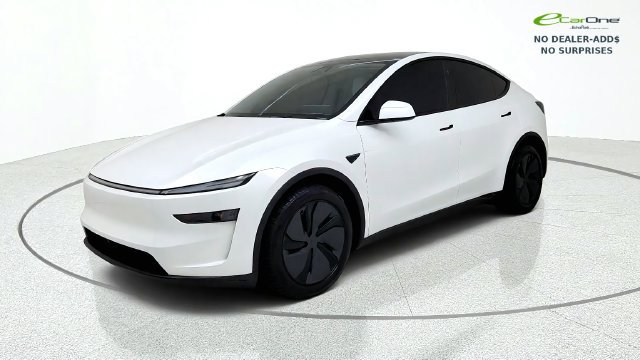 Used 2026 Tesla Model Y AWD image 3