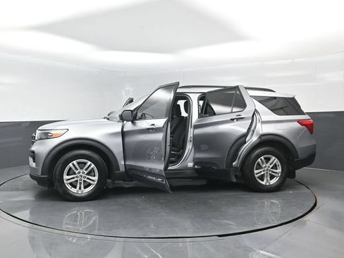 Used 2020 Ford Explorer XLT w/ Cold Weather Package AWD/4WD image 30