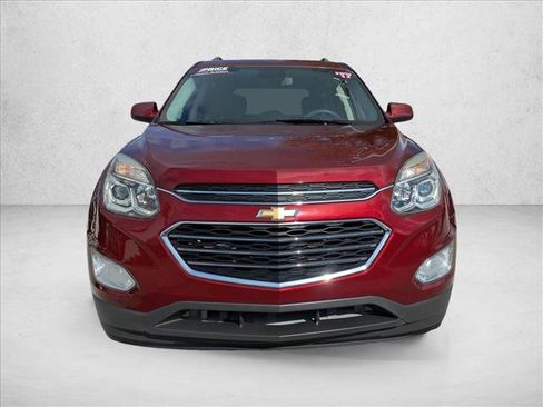 Used 2017 Chevrolet Equinox LT image 2