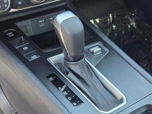 Used 2025 Nissan Kicks SV image 12