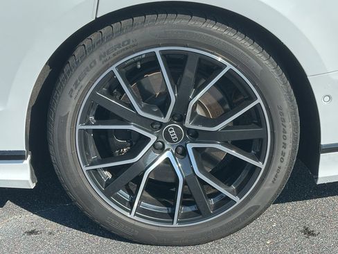 Used 2021 Audi A8 L 4.0T w/ Luxury Package image 9