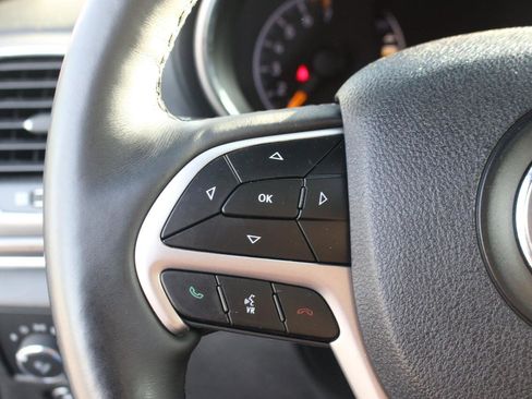 Used 2018 Jeep Grand Cherokee Overland RWD image 20