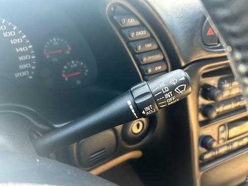 Used 1998 Chevrolet Corvette Convertible w/ Performance Handling Pkg image 19