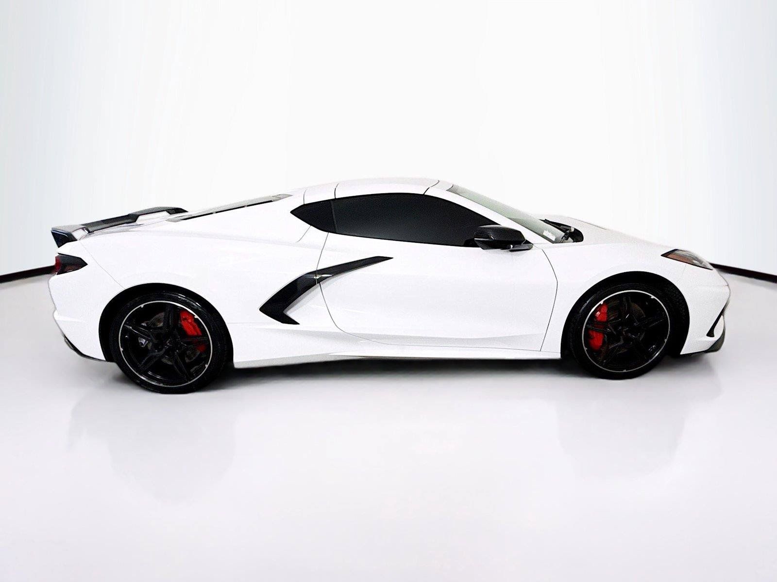 Used 2022 Chevrolet Corvette Stingray Preferred Cpe w/ Z51 Performance Package RWD image 8