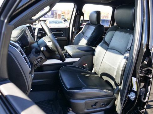 Used 2019 RAM 2500 Laramie w/ Black Appearance Package image 3