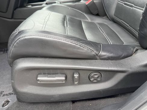 Used 2018 Honda CR-V Touring image 12