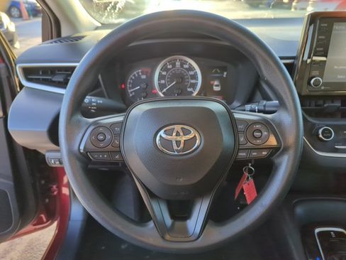 Used 2022 Toyota Corolla LE FWD image 13