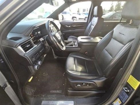 Used 2022 GMC Yukon XL Denali w/ Max Trailering Package image 6