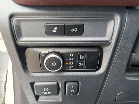 Used 2024 Ford Expedition Max Limited AWD/4WD image 23
