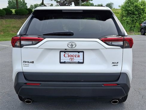 Used 2022 Toyota RAV4 XLE image 8
