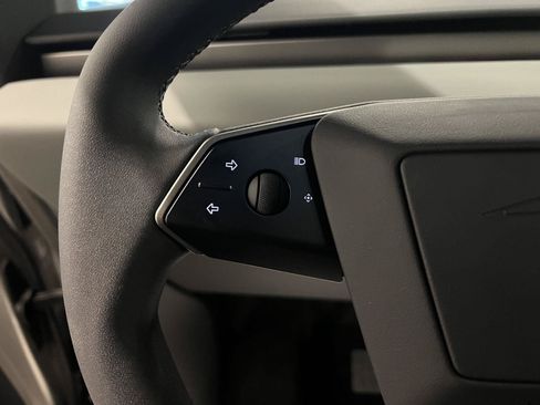 Used 2026 Tesla Cybertruck AWD Crew Cab image 15