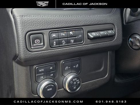 Used 2022 GMC Yukon XL Denali AWD/4WD image 22