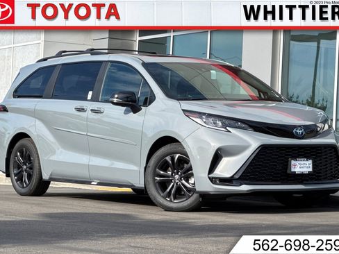 Certified 2025 Toyota Sienna XSE image 1