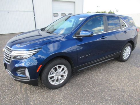 Certified 2022 Chevrolet Equinox LT AWD/4WD image 1