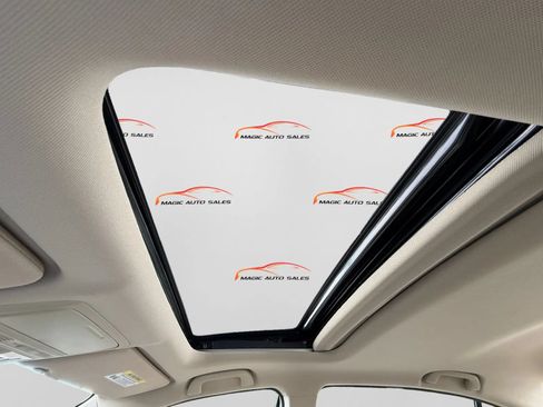 Used 2017 Honda Accord Touring image 35