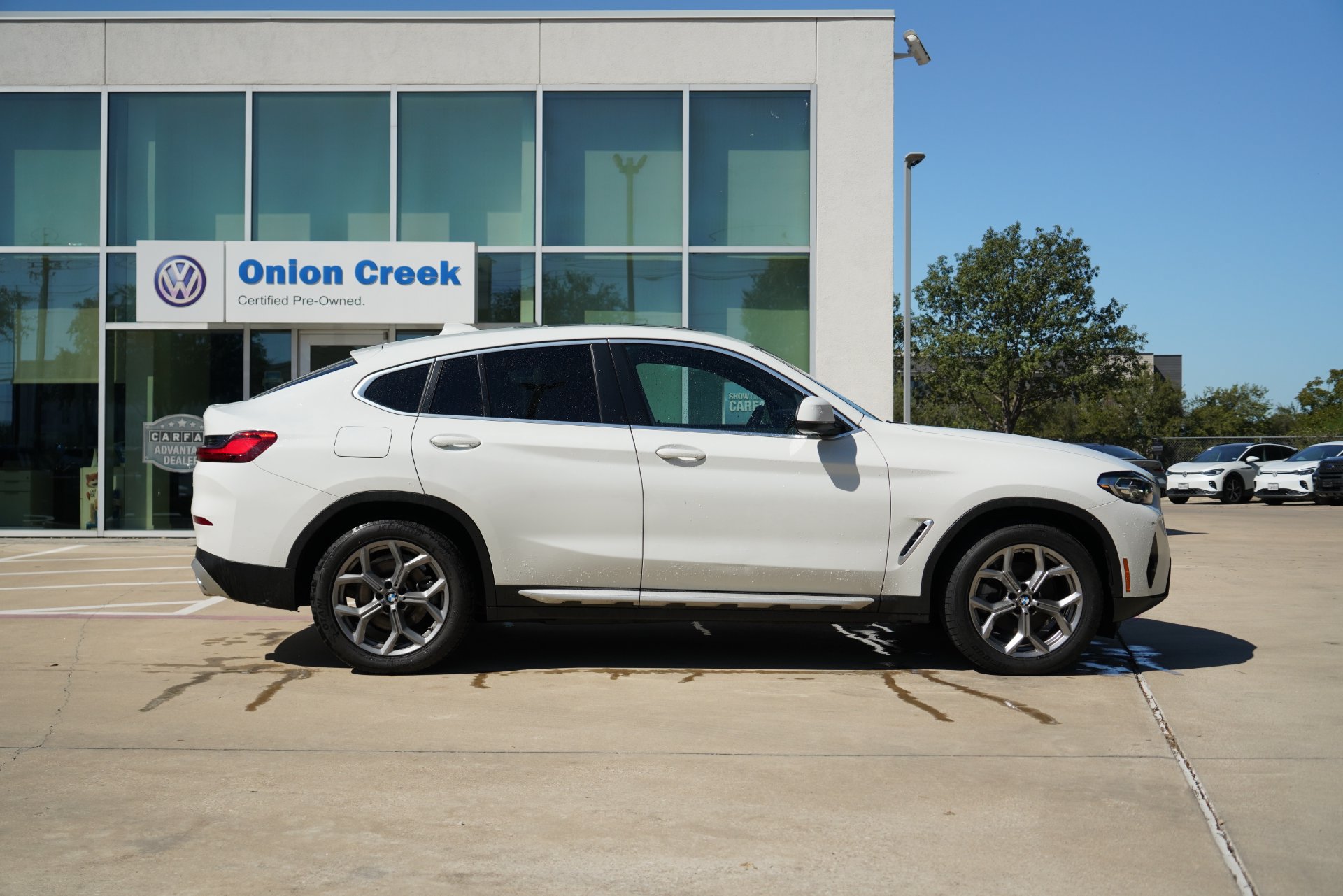 Used 2023 BMW X4 xDrive30i w/ Convenience Package AWD/4WD image 4