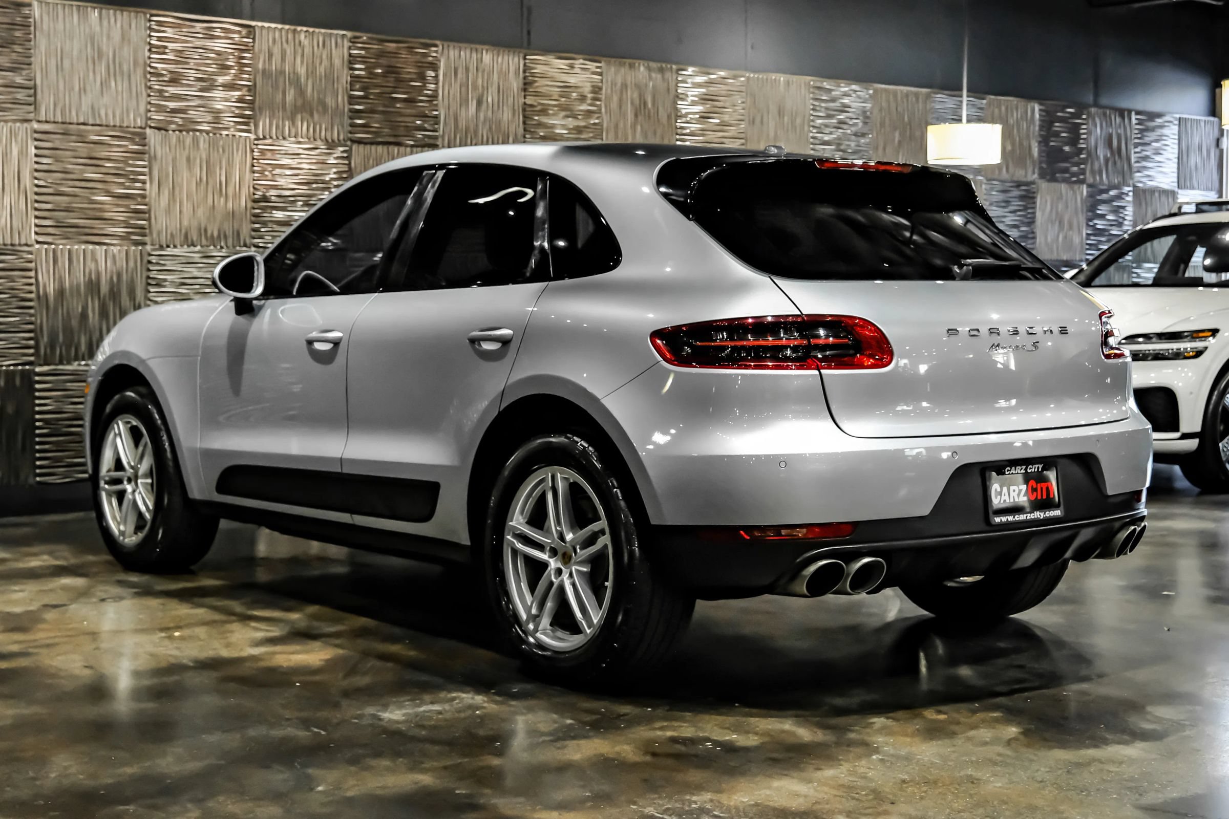 Used 2017 Porsche Macan S AWD/4WD image 9