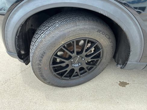 Used 2022 Ford Explorer XLT RWD image 9