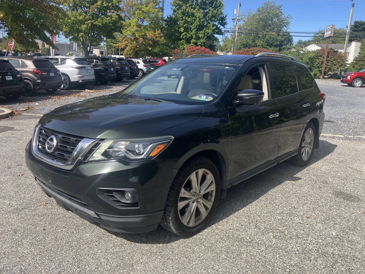Used 2018 Nissan Pathfinder SL w/ SL Premium Package FWD image 1